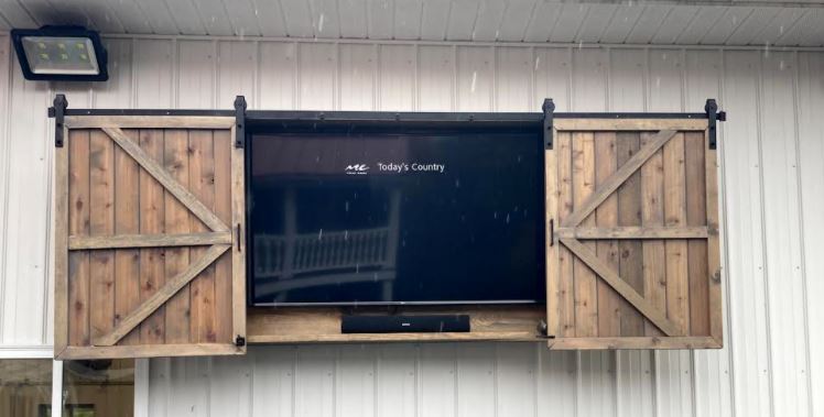 Outdoor Tv Cabinet With Barn Doors, How To Build A Cabinet For An Outdoor Tv